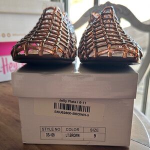 Elegant Light Brown Jelly Flats